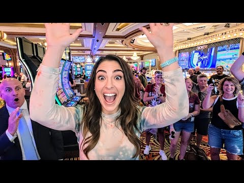 HUGE Crowd LOST THEIR MINDS When I Won This Jackpot!!