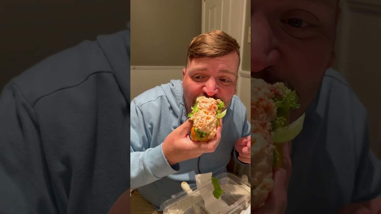 Hannaford’s lobster roll review