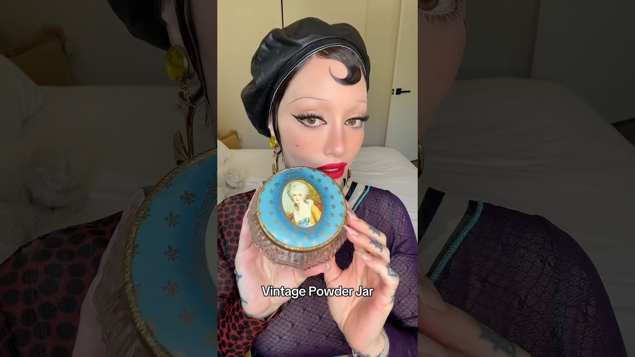 Let’s fill this vintage powder jar with an 1800’s Victorian Era Dry Rouge #vintagemakeup ge