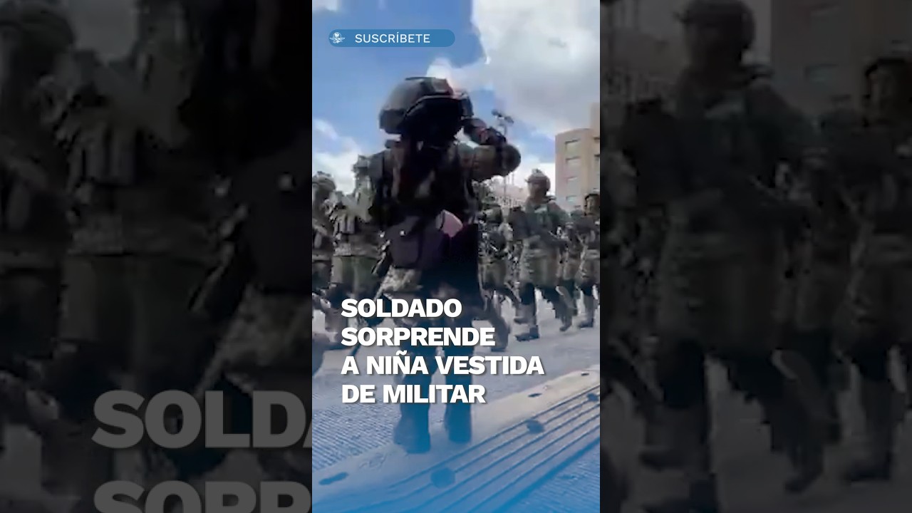 Niña vestida de militar conmueve las redes; soldado rompe filas y le hace un regalo #shorts