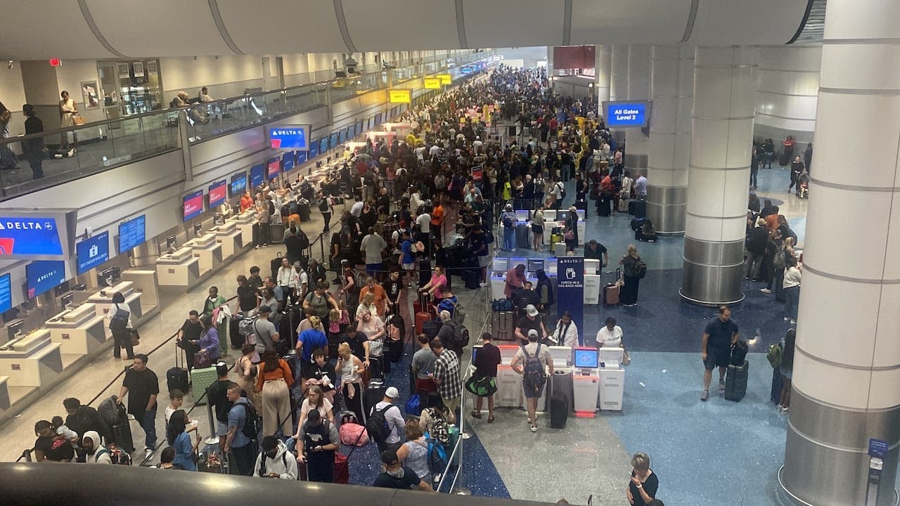 Harry Reid Airport in Las Vegas Valley ranks 8th busiest in the U.S.